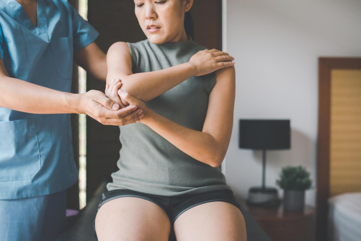 Benefits of Elbow Pain Treatment